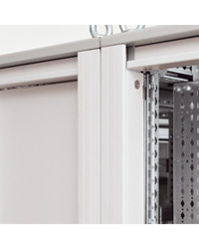 Облицовка Legrand 020561 в Уфе Аксессуары для стоек и шкафов Pintop.ru